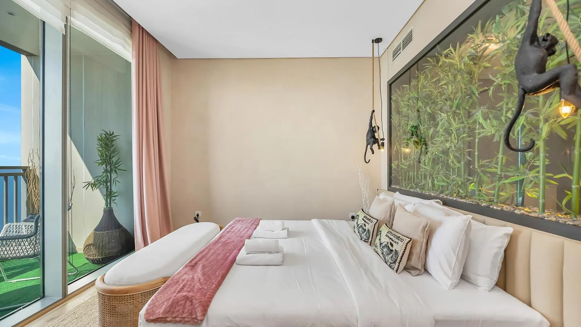 Luxurious 4Bdr Apt With Ocean Views In Jbr, Bluewaters Dubai Apartment